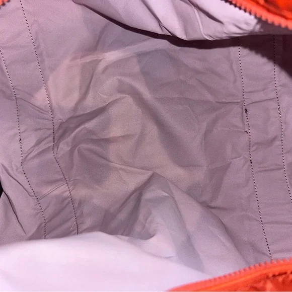 Henri Bendel Colorblock Logo Nylon Barrel Duffel – NWOT! 🧡 Collector item! - Picture 11 of 13